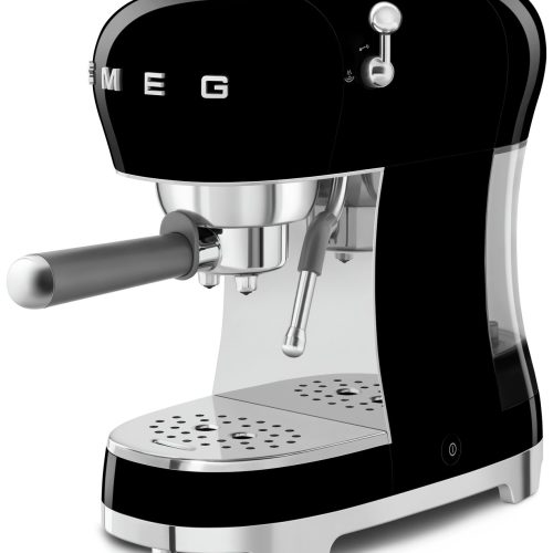 Smeg ECF02BLUK Espresso Coffee Machine - Image 4