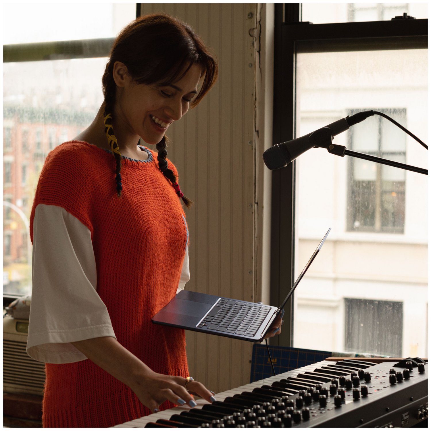 Apple MacBook Air 2024 13.6in M2 16GB 256GB - Midnight — Apple M2 Chip, 16 GB RAM - Image 9