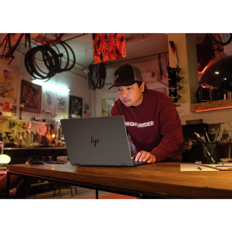 HP OmniBook X Flip 16in Ryzen AI 7 16GB 1TB - Grey — 16" OLED, Radeon 860M graphics card., 16 GB RAM, 1TB