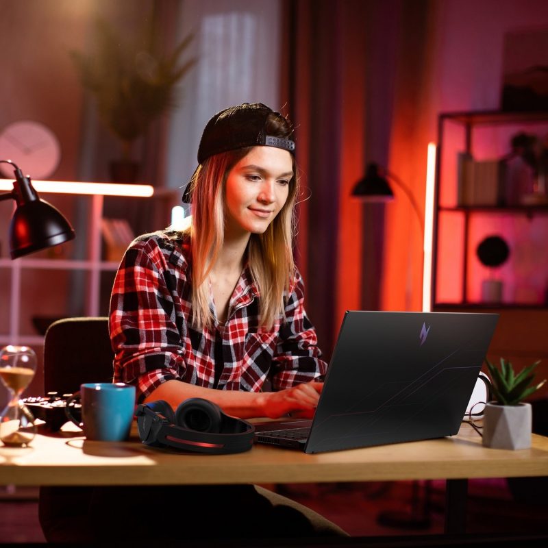 Acer Nitro V15 15.6in Intel i7 16GB 1TB RTX5060 Laptop