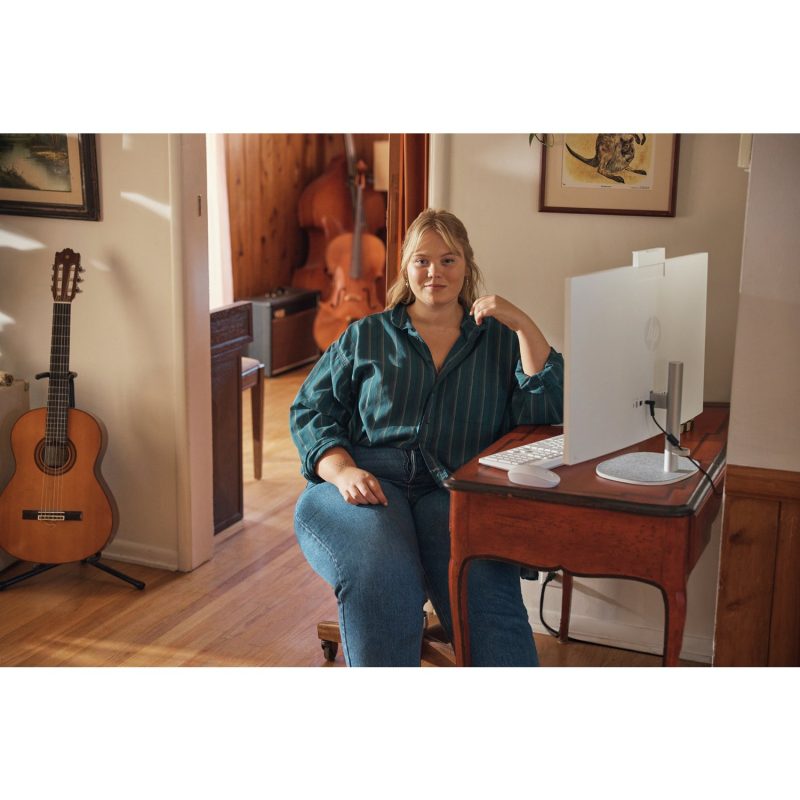 HP 27-cr0000na 27in AMD R7 16GB 512GB All-in-One PC