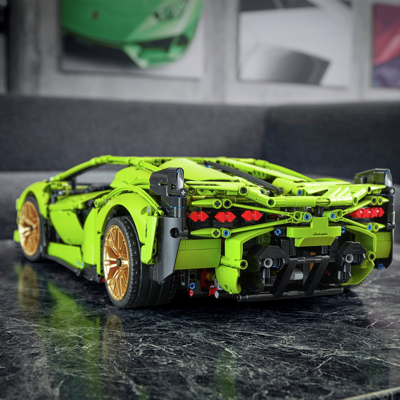 LEGO Technic Lamborghini Sián FKP 37 Model Car 42115 - Image 2